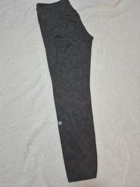 Lululemon Fast & Free Crop II Black Camo Leggings Size 10